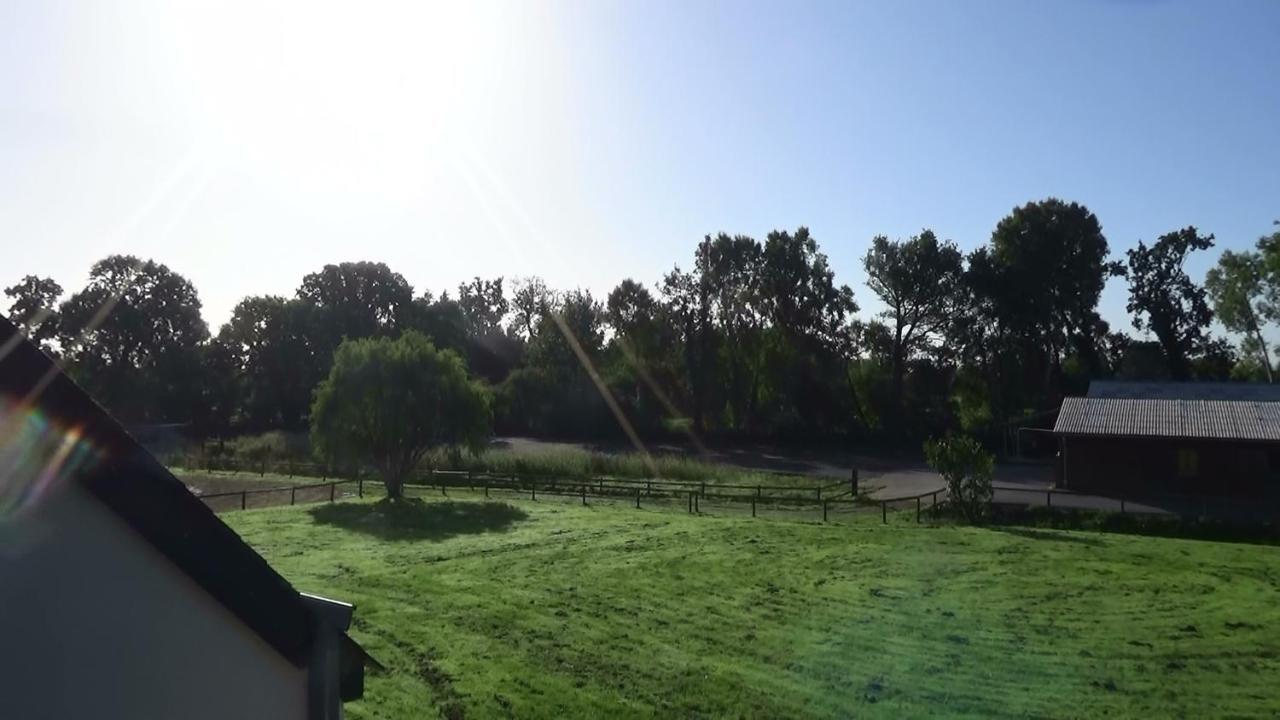 Les Grands Chenes Hotel Remilly-les-Marais Екстериор снимка